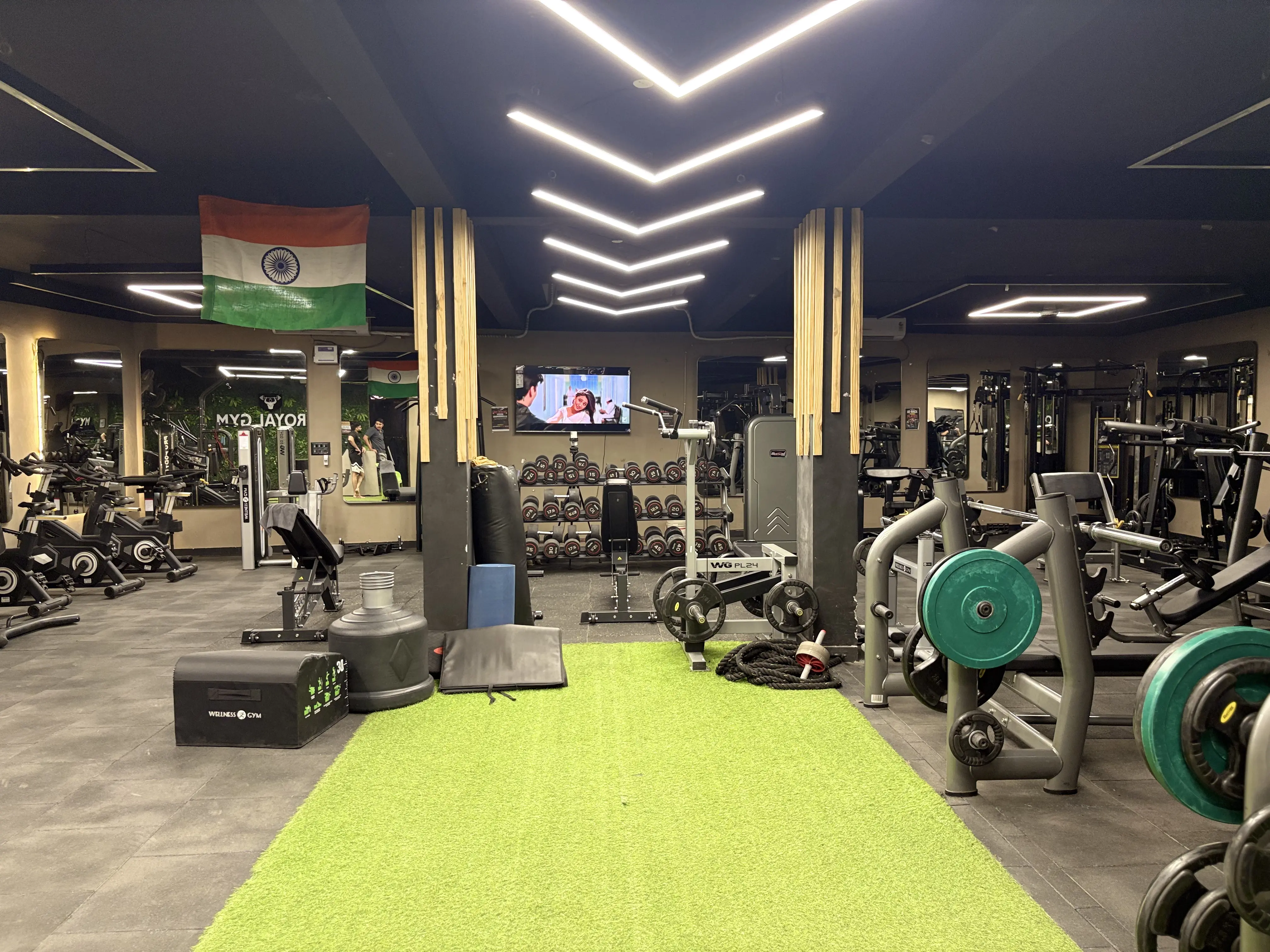 K Royal Gym main gym floor